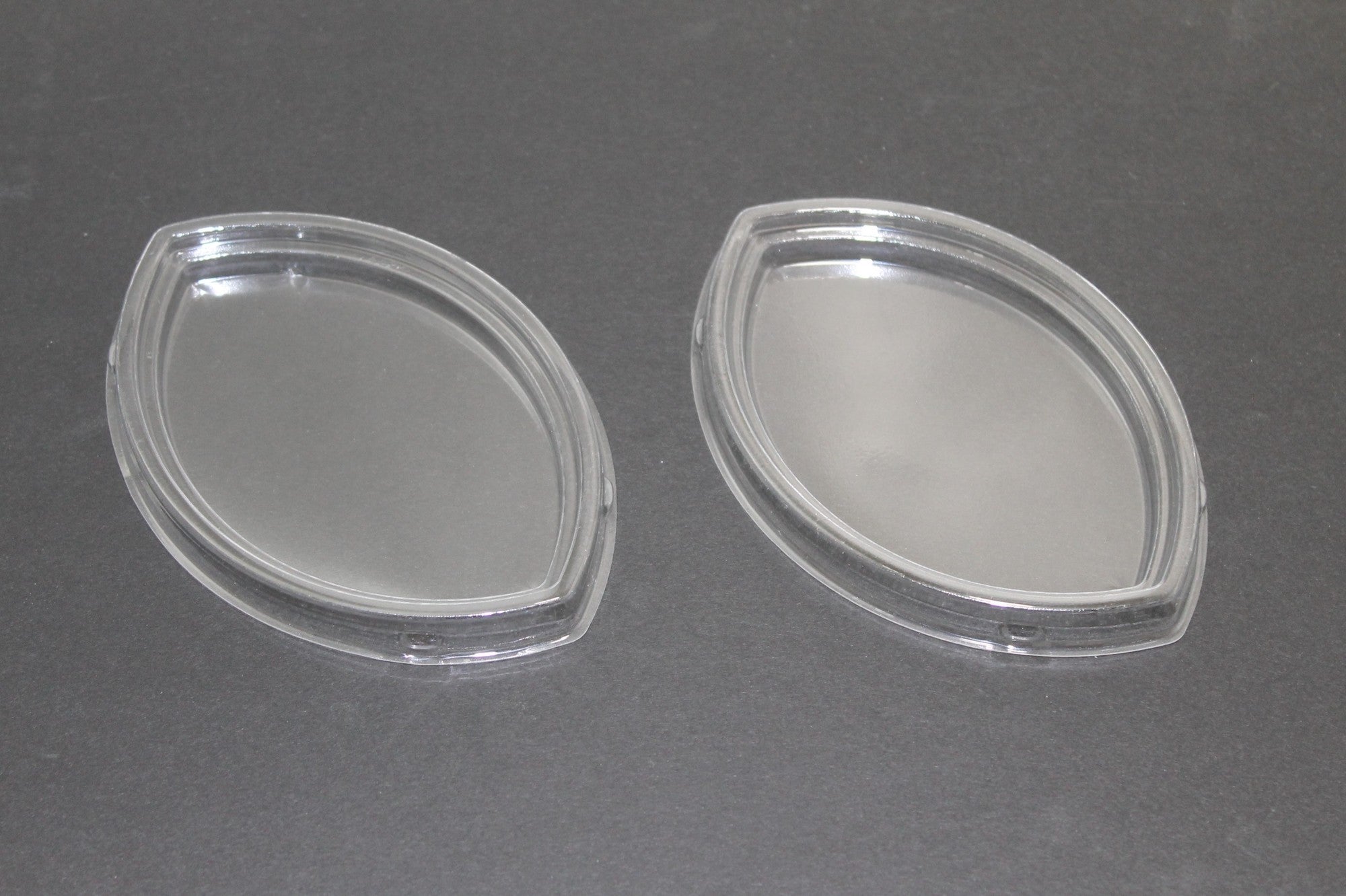 Plastic Lid Eye shape 11.7x7.8x1.5 cm