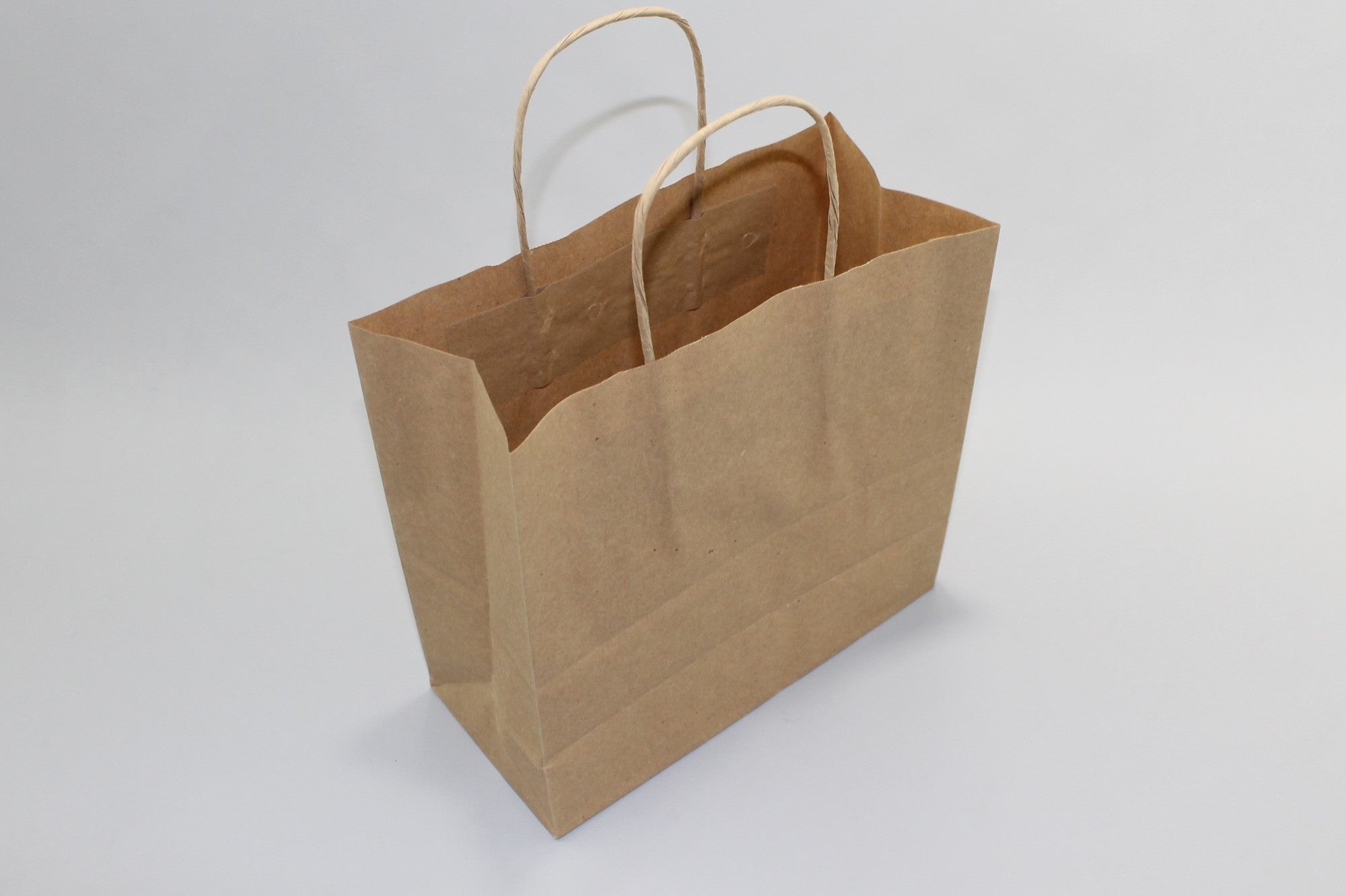 Sac de shopping en kraft 90 g/gm poignées torsadées 26x12x35cm (50 pièces) [PAMB2635]
