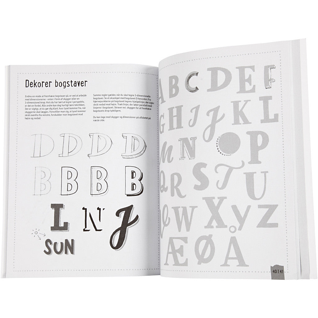 Lettrage à la main - Exercices, dim. 21x28 cm, ép. 1 cm, Nombre de pages 63, 1 pièce, Texte en danois [HOB-19291]