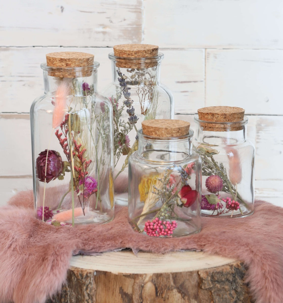 Flacon en verre en verre avec 2 fleurs séchées différentes Ø8cm (12 pièces.) [IFS-29395]