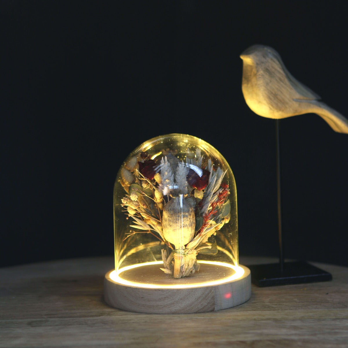 Cloche à LED en verre Ø12cm avec base en bois (1 pièce) [IFS-29492]