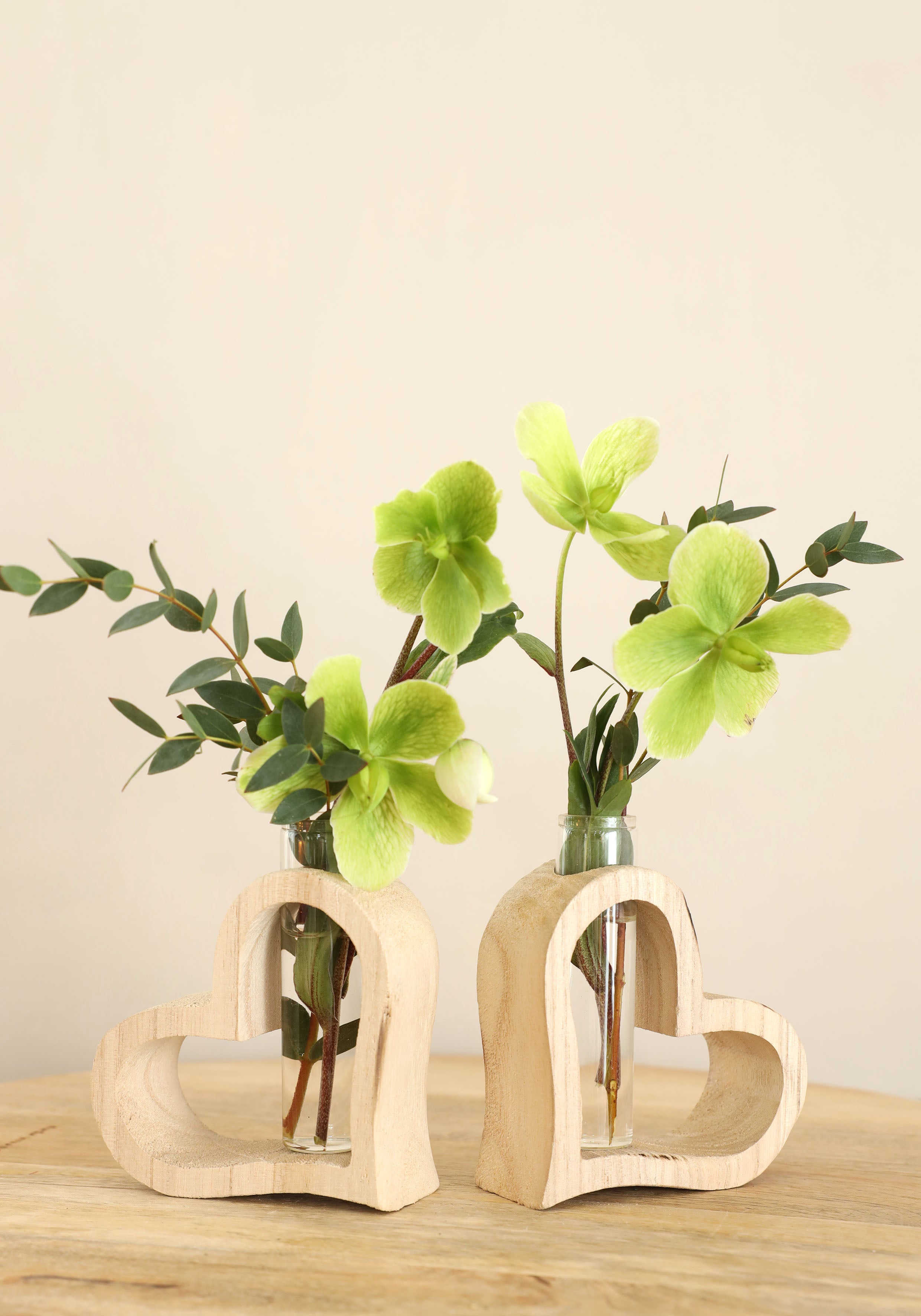 Cœur en bois avec tube à essai 10 x 5 h.11 cm (6 pcs) [IFS-29638]