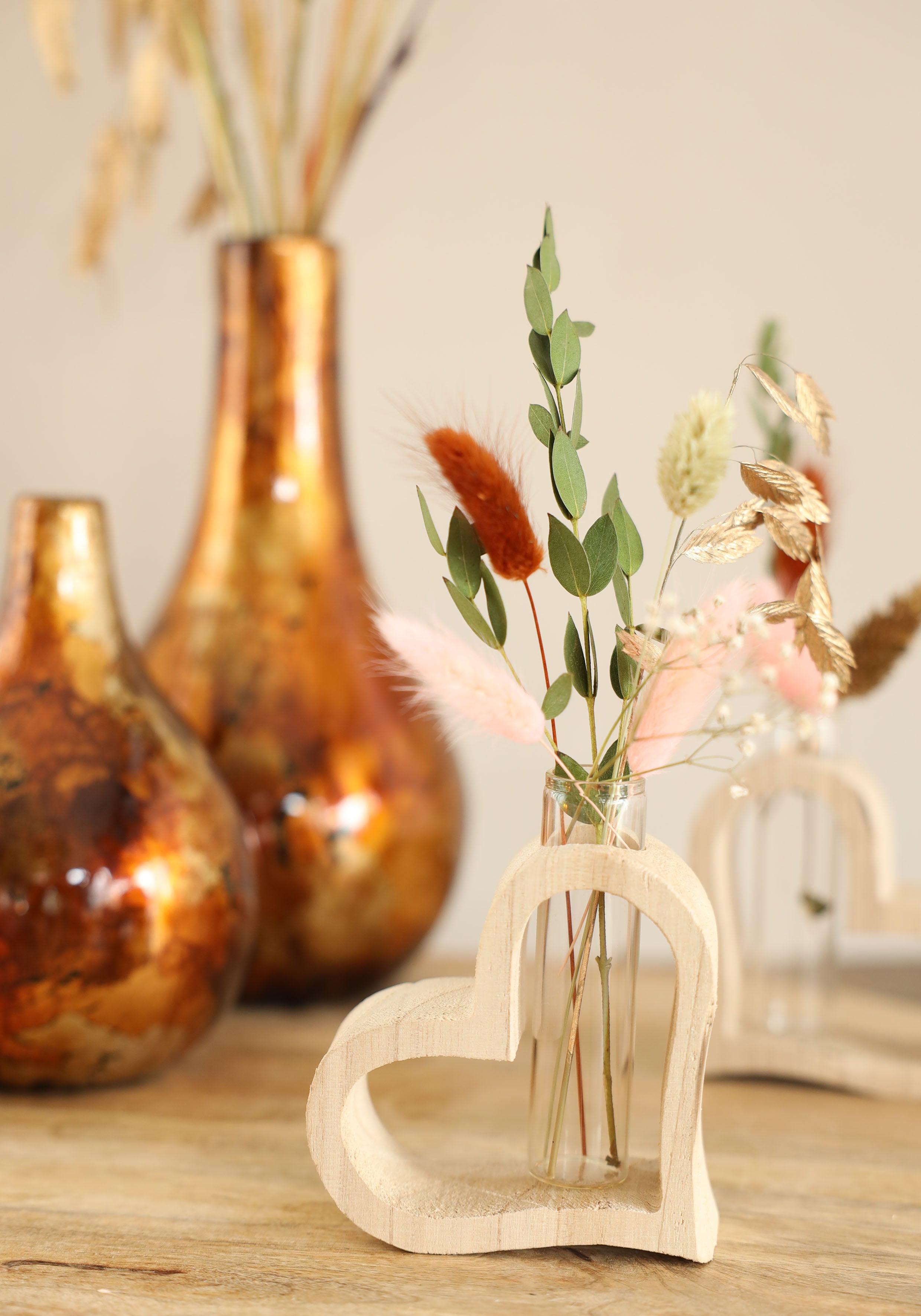 Cœur en bois avec tube à essai 10 x 5 h.11 cm (6 pcs) [IFS-29638]