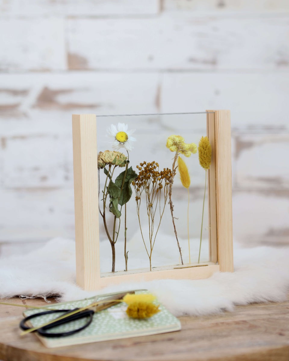 Support en bois pour les fleurs séchées, etc. 21cm de haut (1 pièce.) [IFS-29662]