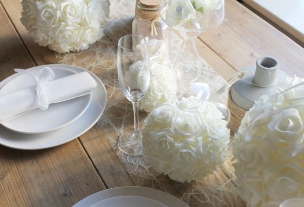 Boule de roses déco Ø 10cm mousse blanche (1 pièce) [IFS-31210]