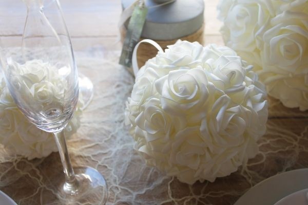 Boule de roses déco Ø 10cm mousse blanche (1 pièce) [IFS-31210]