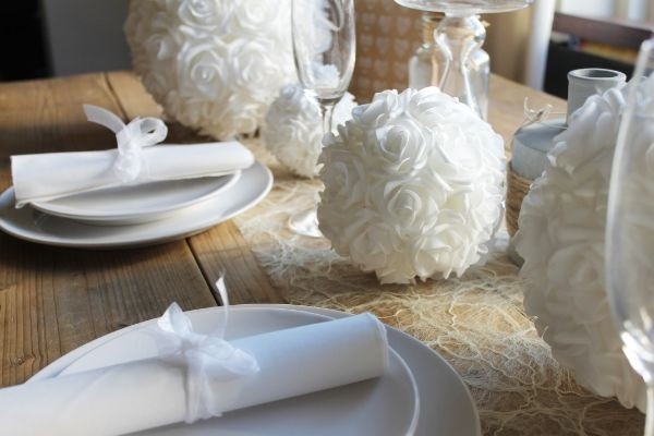 Boule de roses déco Ø 18cm mousse blanche (1 pièce) [IFS-31213]