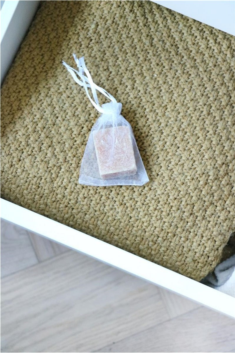 Cubes de parfum Sandel Bois (24 pcs) [IFS-36015]