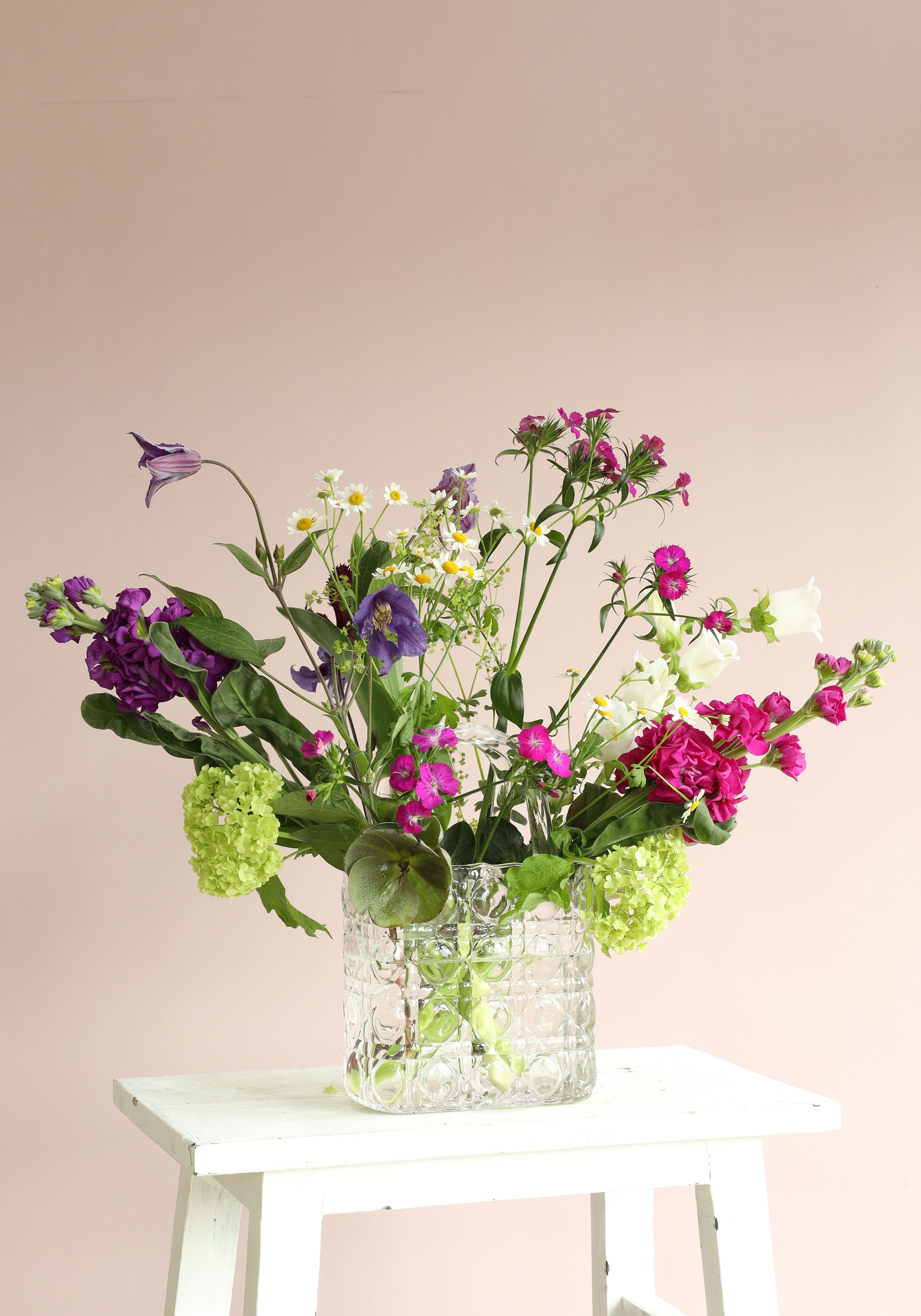 Vase sac à main Elysee poignée en verre L.14 x l.9,5 x H.22 cm clair (1 pc) [IFS-37230]