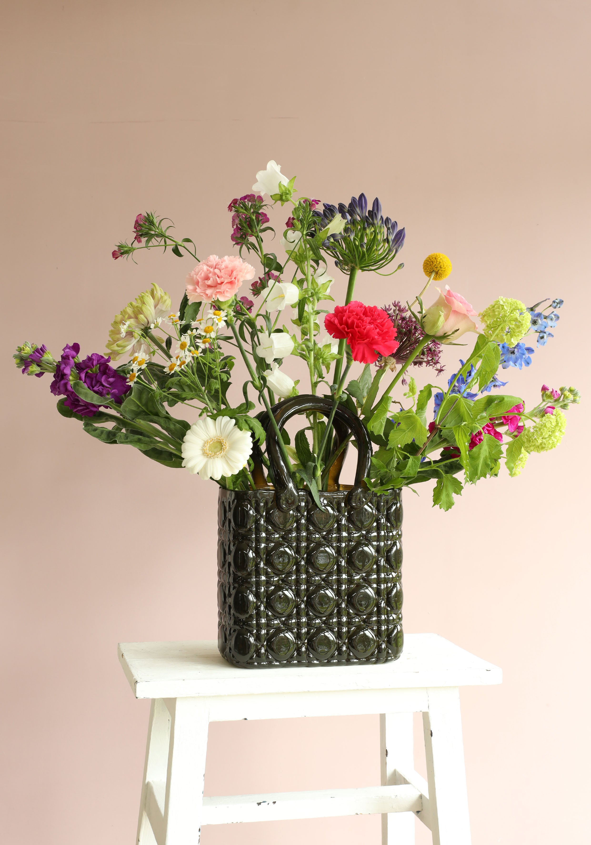 Vase sac à main Elysee poignée en verre L.14 x l.9,5 x H.22 cm vert foncé (1 pc) [IFS-37235]