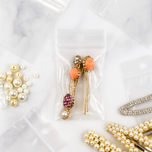 Sachet zip transparent en PE-BD avec trou pour suspension 5,1x7,6cm (100 pièces) [4PR23]