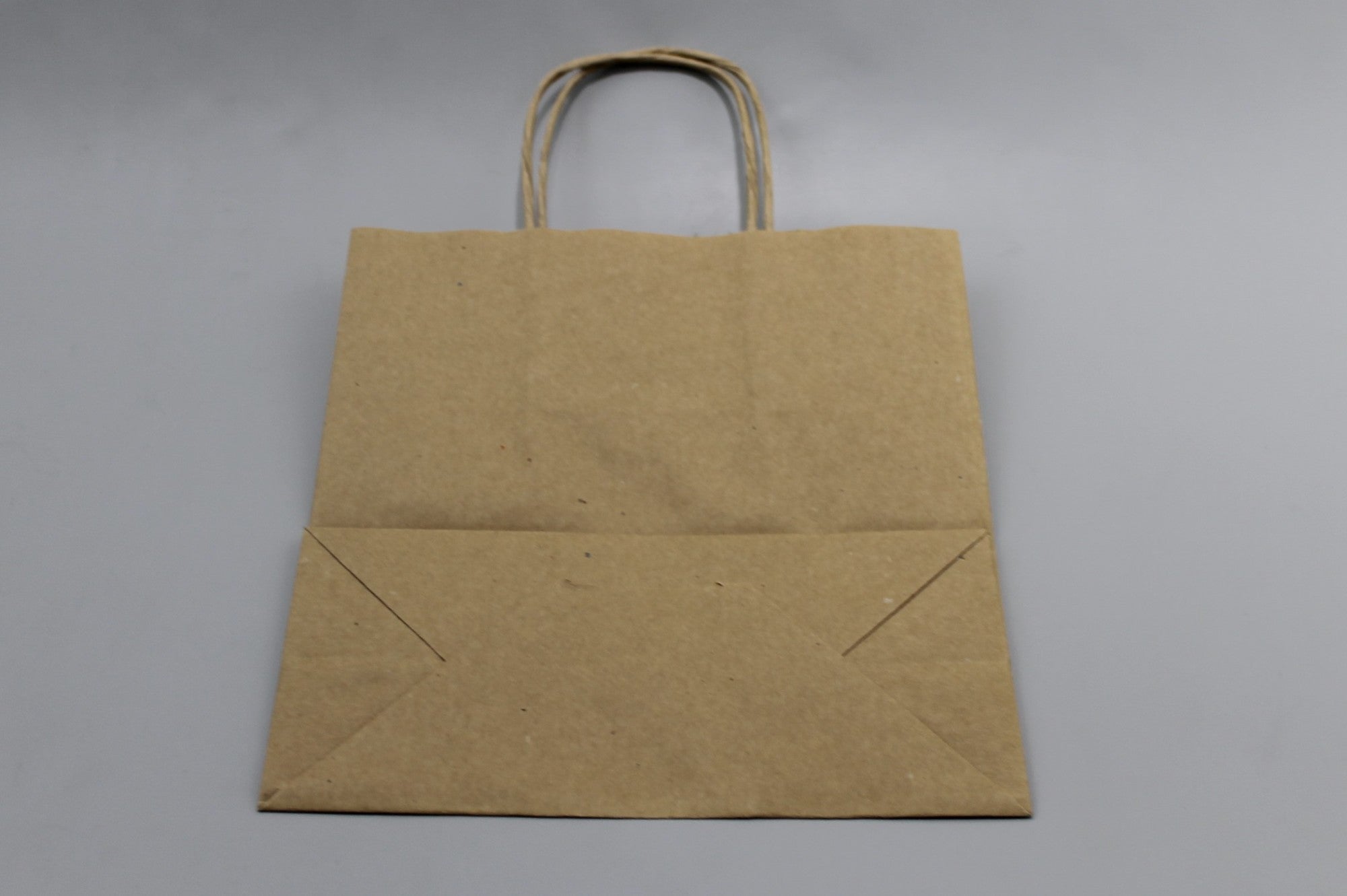 Sac de shopping en kraft 90 g/gm poignées torsadées 18x8x22cm (50 pcs) [PAMB1822]