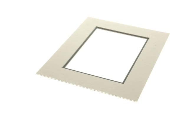 Double Passe Partout Ivoire/Vert Foncé. 19 x 24 pour le découpage intérieur.. 27.9 x 35.6cm (10 Pièces) [MD20035]