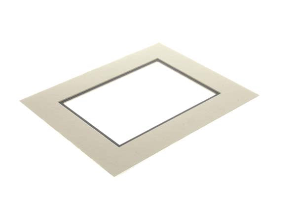Double Passe Partout Blanc/Noir. 12 x 17cm pour le découpage intérieur. 20.3 x 25.4cm (10 Pièces) [MD20049]