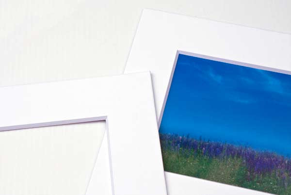 Double passe partout Blanc/Blanc 19 x 29cm pour le découpage intérieur. 30.5 x 40.6cm (10 Pièces) [MT20005]