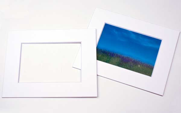 Double passe partout Blanc/Blanc 19 x 29cm pour le découpage intérieur. 30.5 x 40.6cm (10 Pièces) [MT20005]