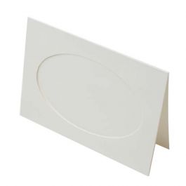 Carte passe-partout blanche avec découpage ovale intérieur de 10 1/2 x 16.3cm pour photos ou impressions de 12.5 x 17.5cm. 240g 14.3 x 21.6cm  (50 Pièces)  [PJ41121] Liquidation!